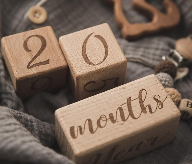 Set of 3 engraved wooden baby calendar
