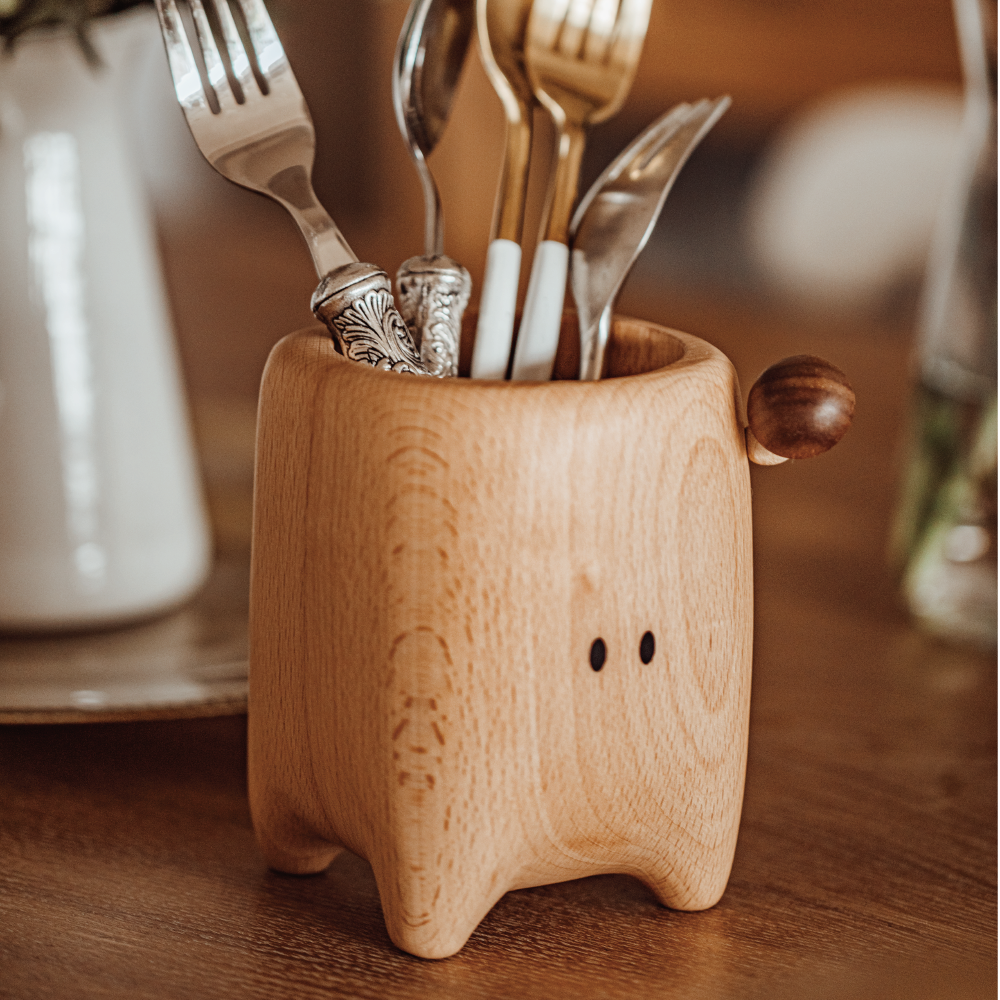 Wooden tableware holder or pen holder