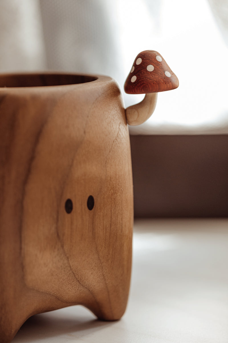 Wooden tableware holder or pen holder