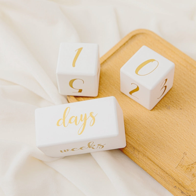 Set of 3 engraved white wooden baby calendar