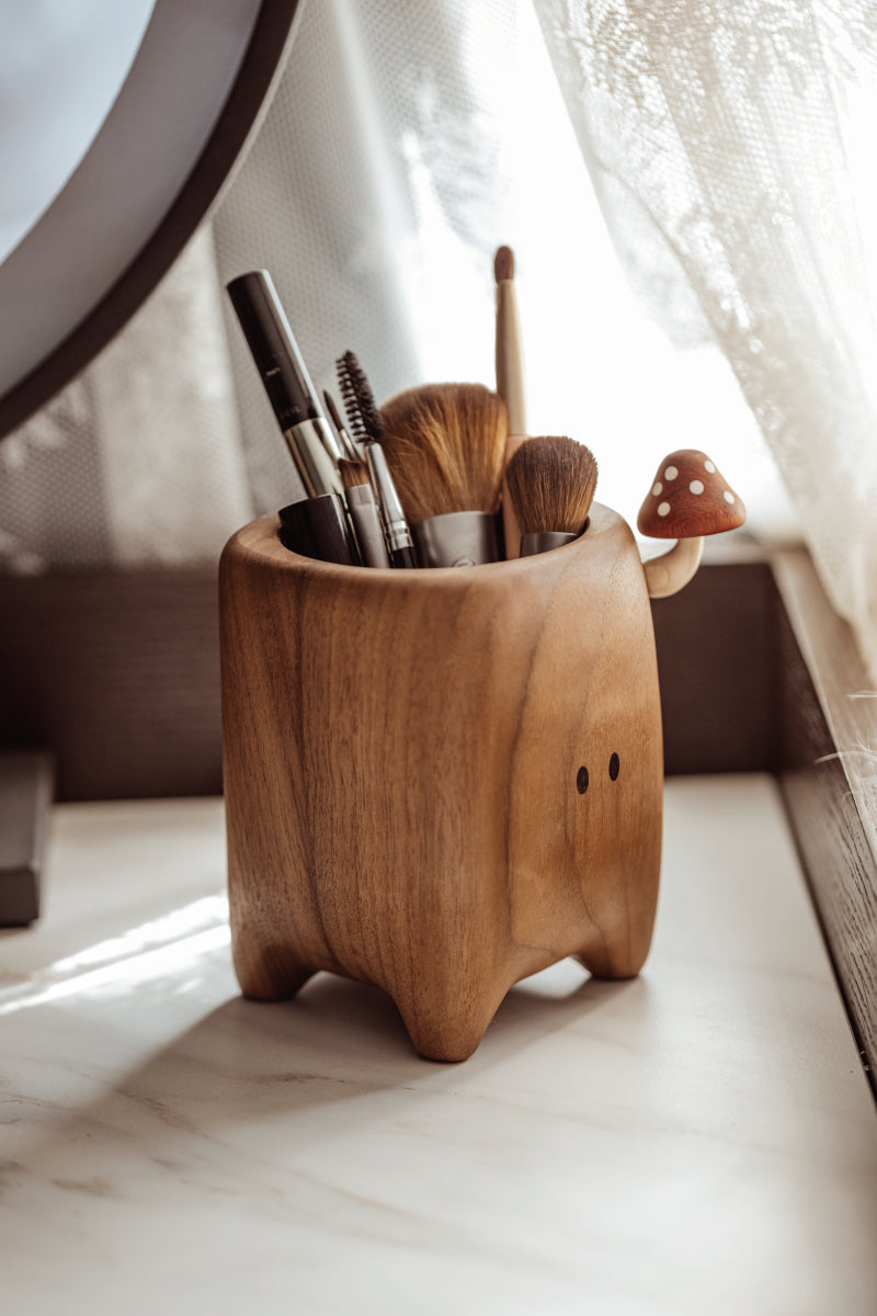 Wooden tableware holder or pen holder